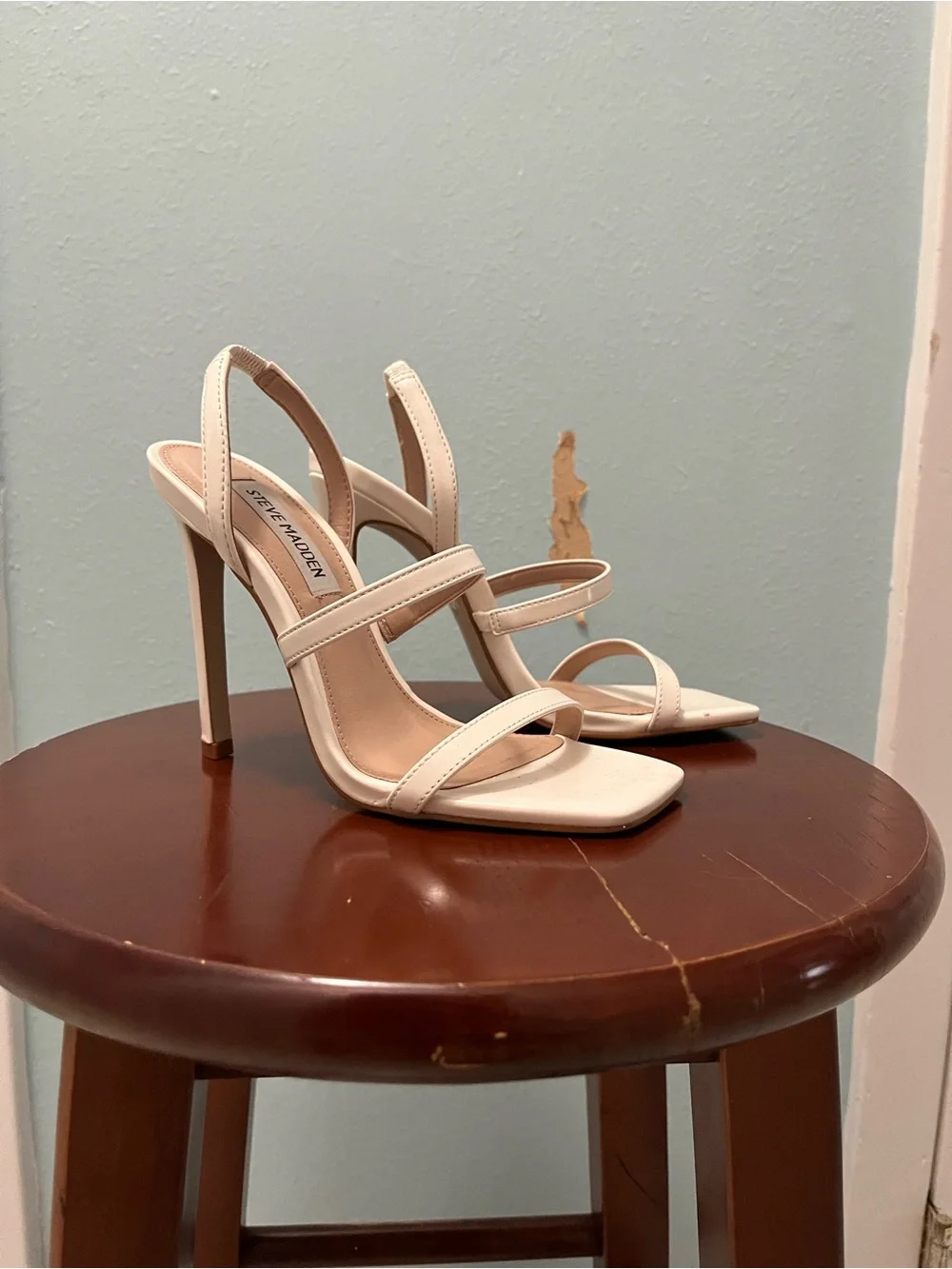 Steve Madden Ivory Strappy Block Heel Sandals - Picture 4 of 4